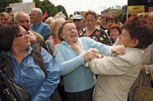 two women fighting