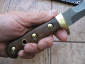 knife white huhnter handle