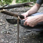 tom brown tracker knife splitting