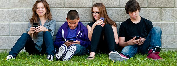 kids on iphones