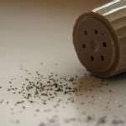 how to stop bleeding with black pepper
